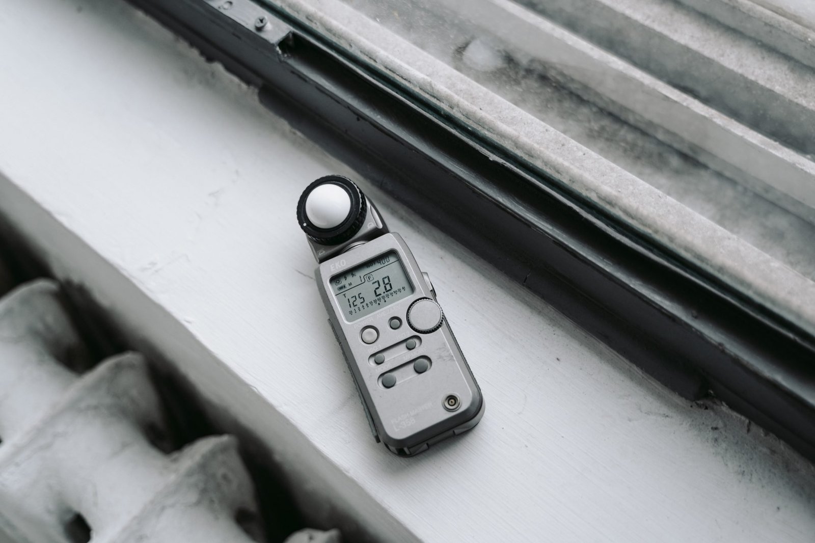 How Do Light Meters Work? ShutterRelease