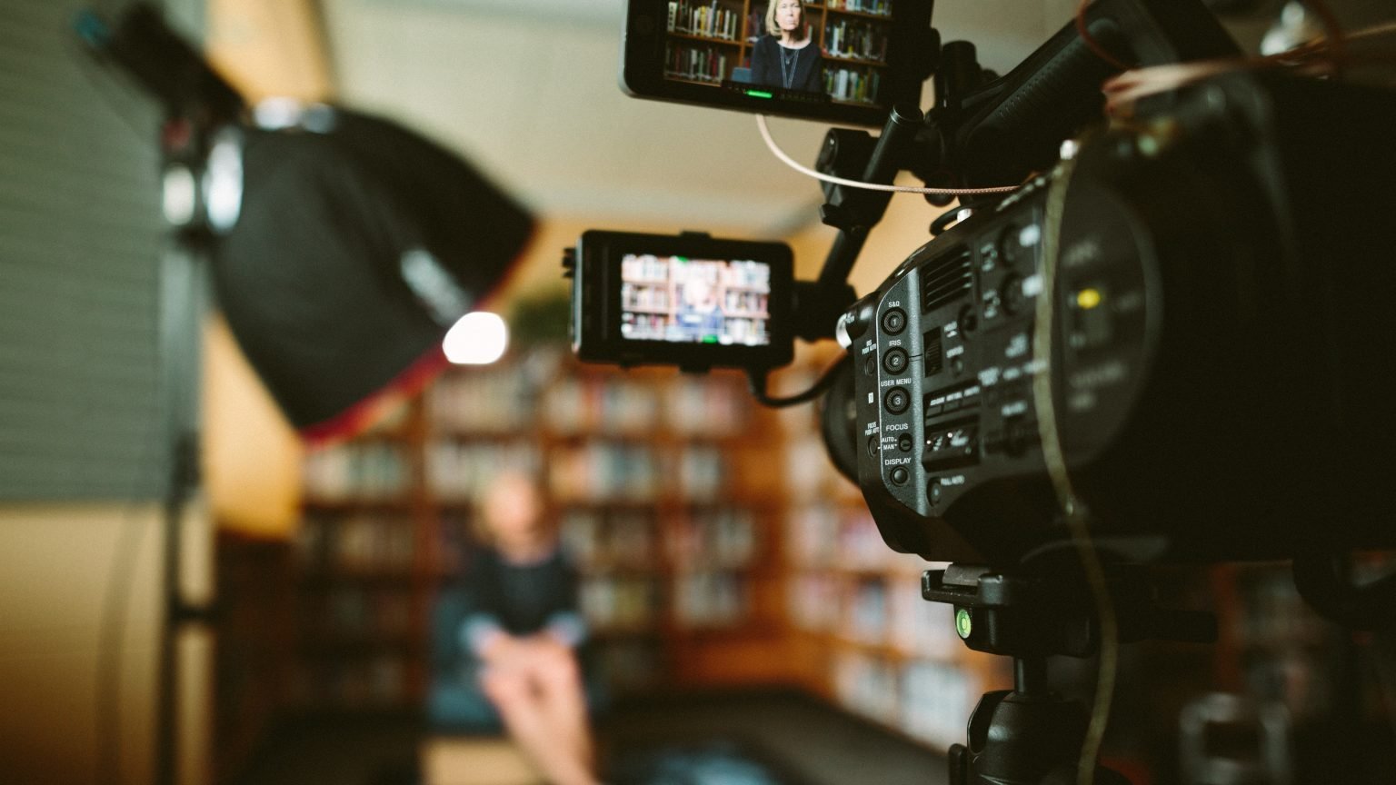 10 best cameras for interviews - ShutterRelease
