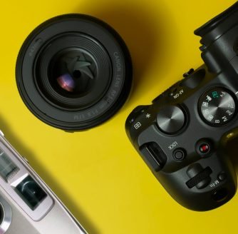 mirrorless vs. point and shoot cameras